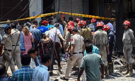 मालवीय नगर होटल अग्निकांड: मालिक लवकेश बजाज हिरासत में, मृतकों की संख्या 21 पहुँची