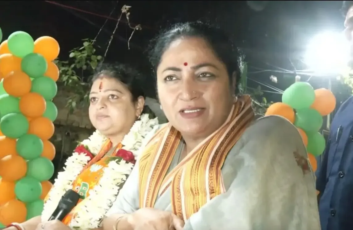 सीएम रेखा गुप्ता का बयान: ममता बनर्जी का असली खतरा स्वयं से है