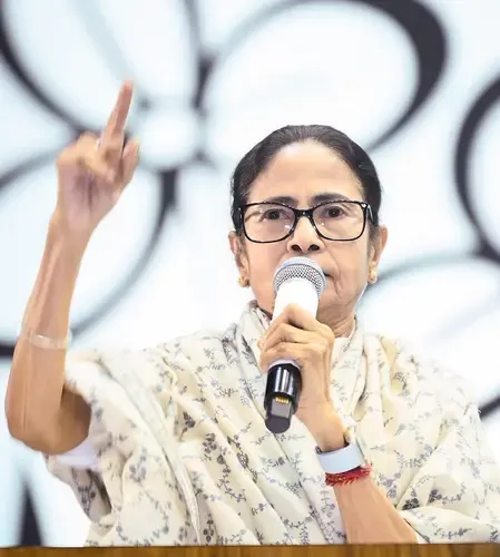 Will Mamata Banerjee Visit New Delhi to Unite Opposition Against SIR?