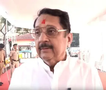 बांग्लादेशी के दम पर चुनाव जीतती हैं ममता बनर्जी: राज पुरोहित