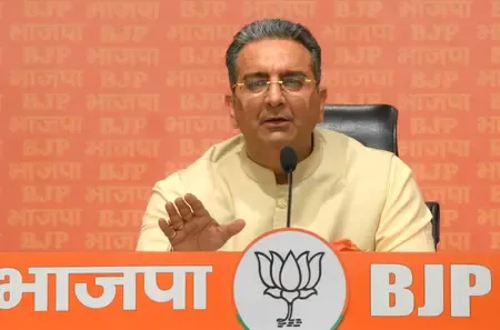 ममता बनर्जी पर गौरव भाटिया का तंज, 'तुम इतना क्यों छुपा रही हो? क्या ऐसा डर है, जिसे दबा रही हो?'