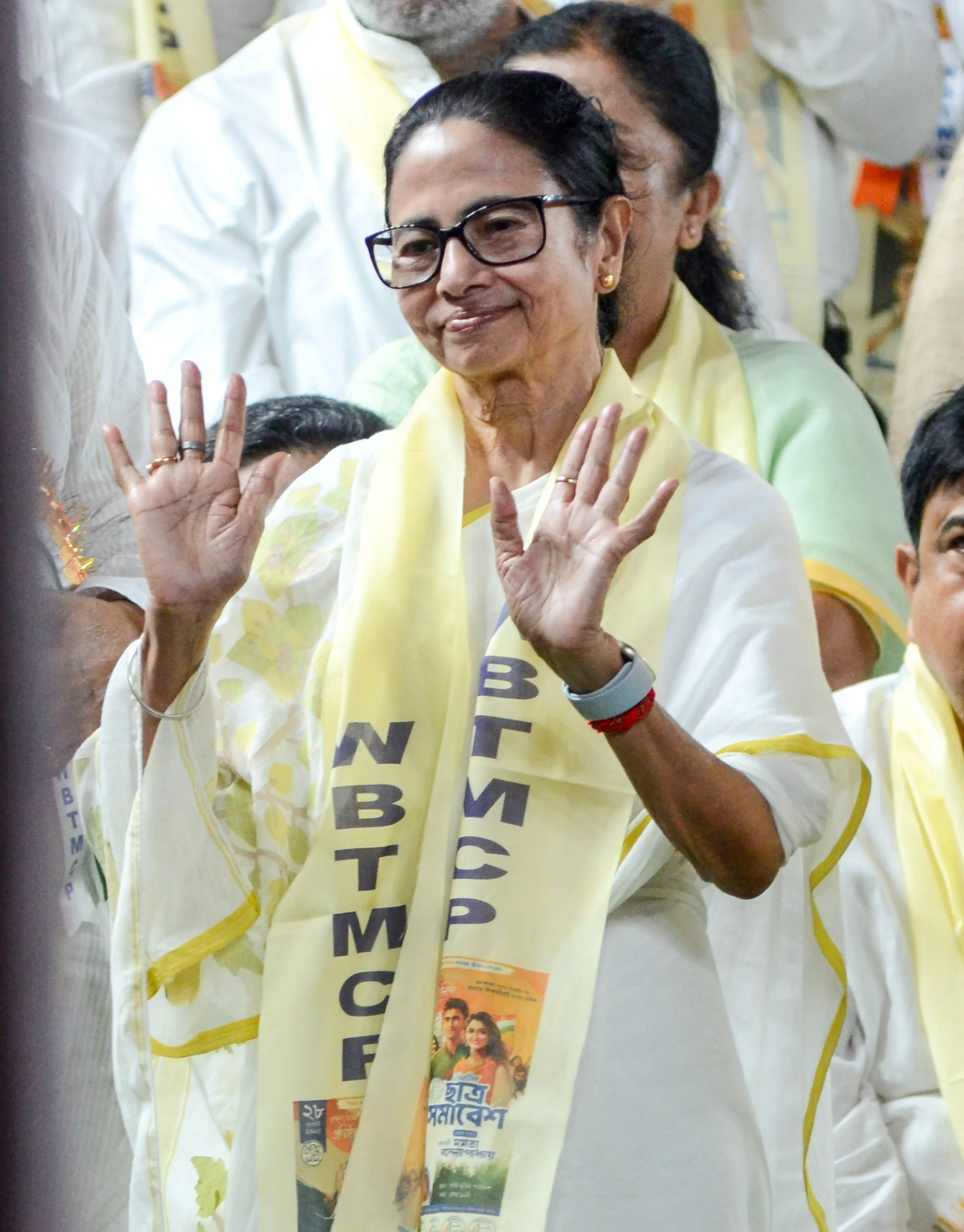 Have 40,000 Applications Flooded in for Mamata Banerjee's 'Shramashree Scheme' Targeting Unregistered Migrant Workers?