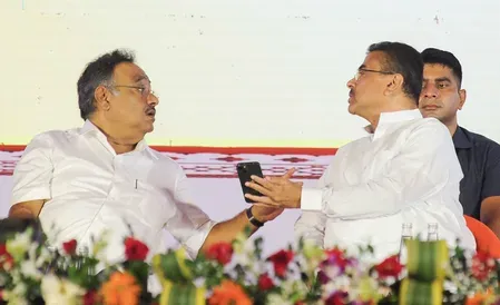 ममता बनर्जी के काफिले पर पथराव, BJP बोली- 'हमारा कोई हाथ नहीं'; TMC ने सुवेंदु पर लगाया आरोप