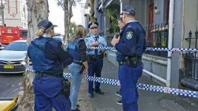 Why was a man arrested with 22 kg of cocaine at Sydney Airport?