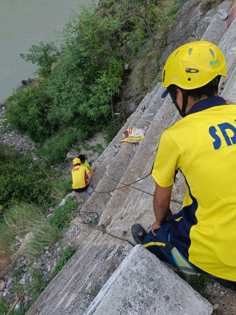 SDRF rescues man from 30-metre gorge in Rudraprayag, Uttarakhand