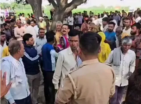 Murder Allegations Arise After Man Found Hanging from Mango Tree in UP's Farrukhabad