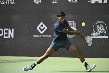Manas Dhamne Advances to Quarterfinals at MahaOpen ATP Challenger 75