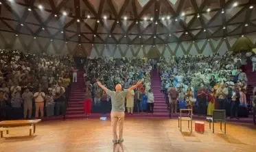 <b>अनुपम खेर</b> ने नाटक '<b>कुछ भी हो सकता है</b>' में दर्द को भुलाकर दी शानदार परफॉर्मेंस