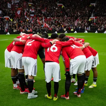 Manchester United Secures Third Place with Victory Over Aston Villa; Tottenham Draws at Liverpool
