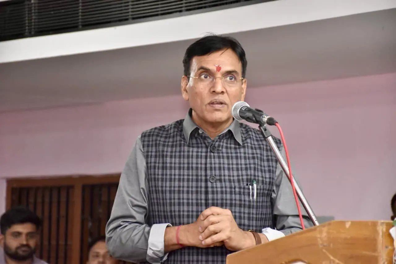 Mandaviya attends guidance seminar for newly elected Vanthali local body members