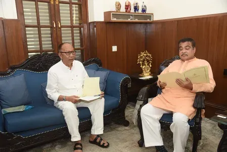 Manipur CM Singh meets Gadkari, pushes for key highway approvals
