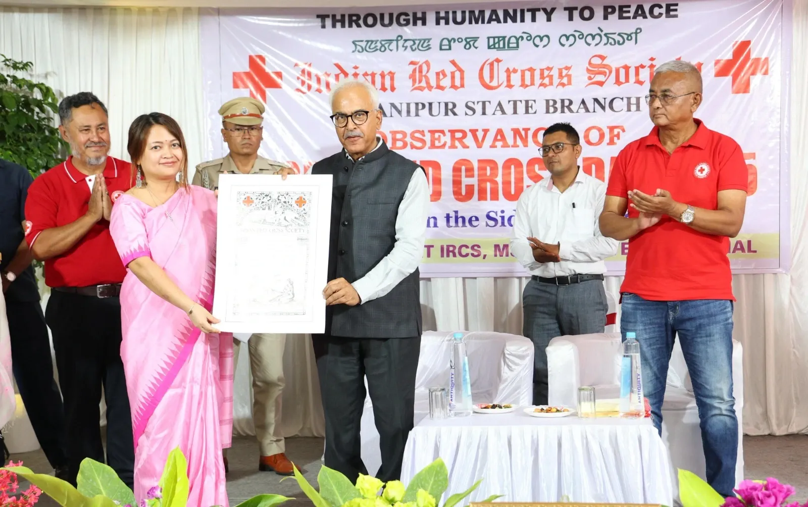 How Did Manipur's Governor Recognize the Red Cross for Its Support to Displaced Individuals?