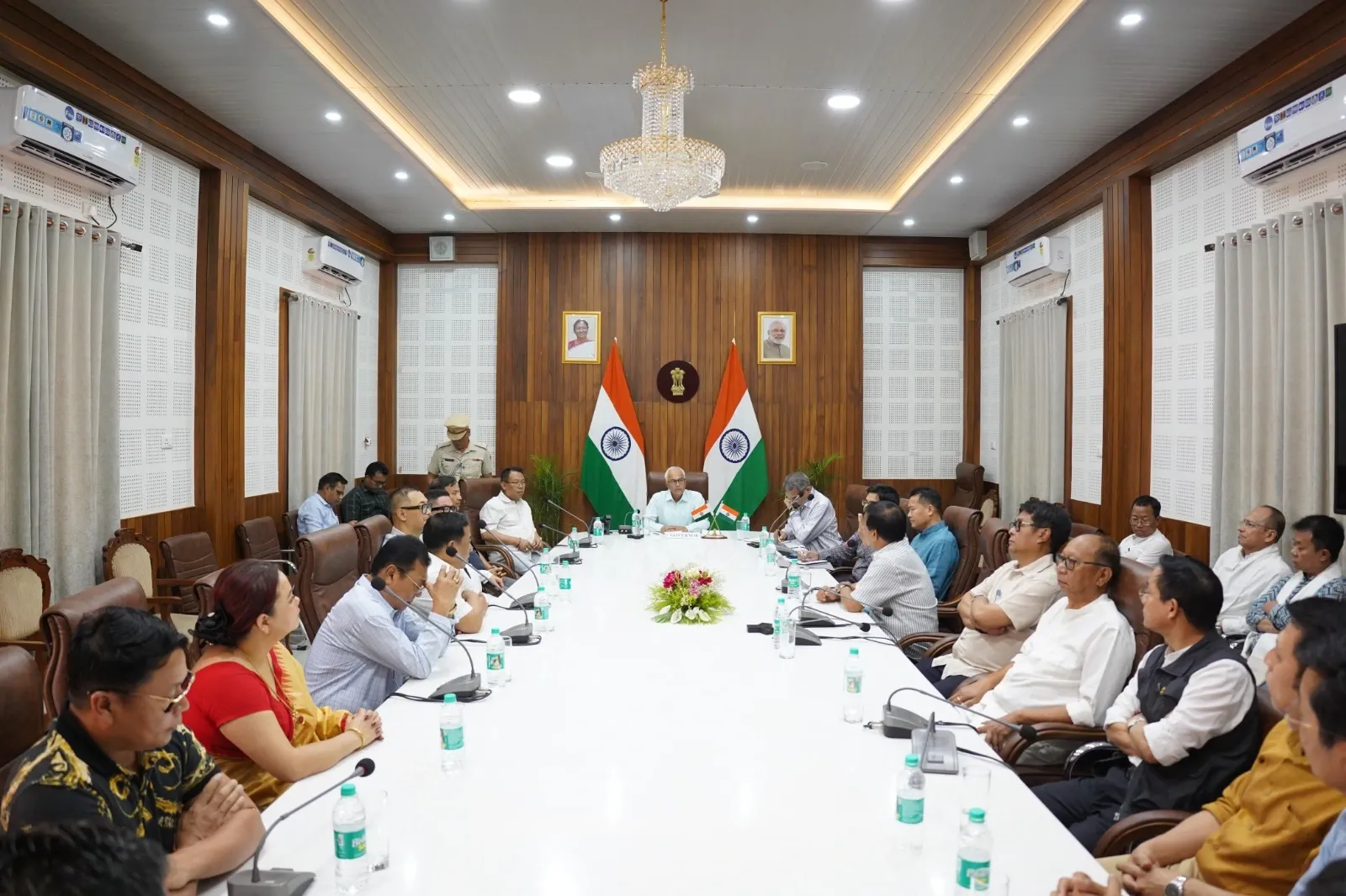 How are Manipur MLAs urging the Governor to resolve the ethnic crisis?