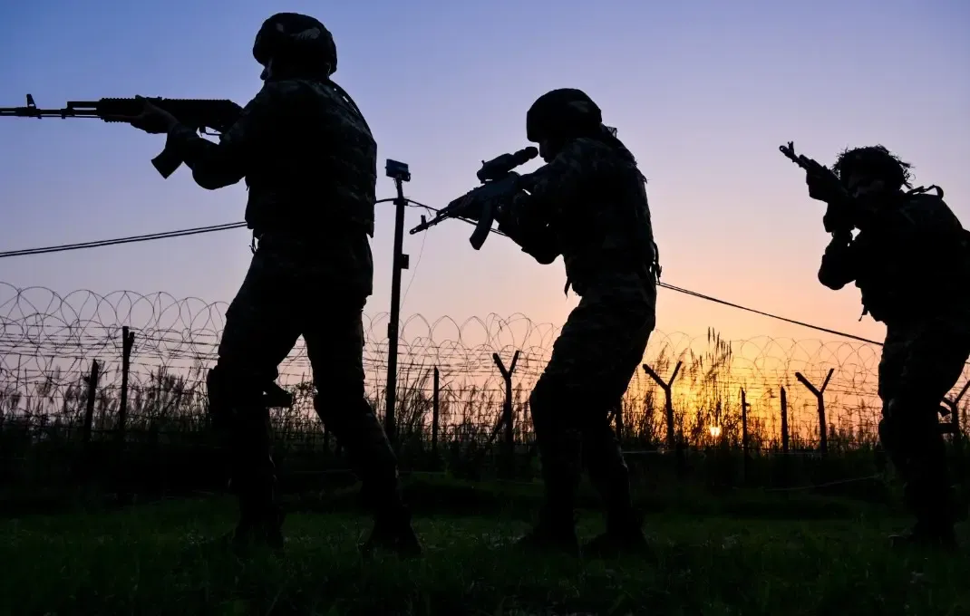 क्या मणिपुर में ऑपरेशन 'खानपी' में चार उग्रवादी ढेर हुए? सेना का अभियान जारी है