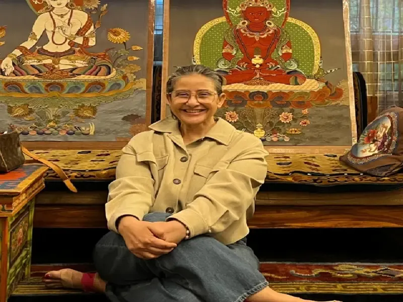 मनीषा कोइराला ने नेपाल में कला की गहराई में खोया, सांस्कृतिक धरोहर की खोज