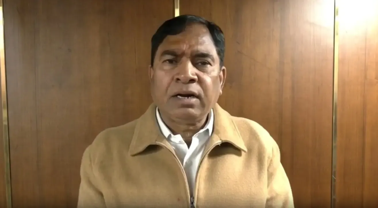 क्या मणिशंकर अय्यर केंद्र सरकार को पाठ पढ़ाने वाले हैं?: योगेंद्र चंदोलिया