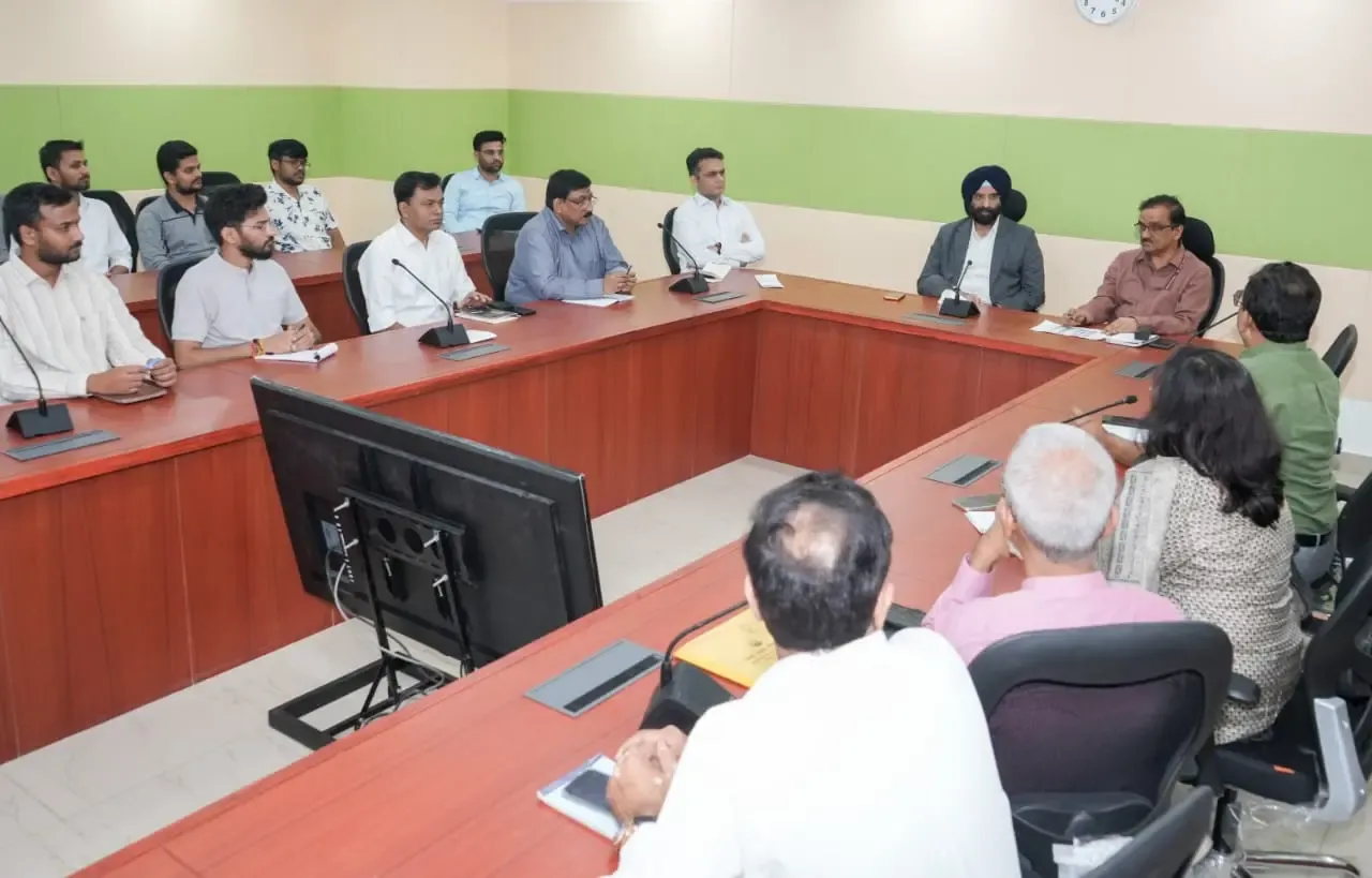 क्या मनजिंदर सिंह सिरसा ने डीपीसीसी के कार्यालय का दौरा करके वायु गुणवत्ता में सुधार के लिए कदम उठाए?