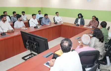 मनजिंदर सिंह सिरसा ने डीपीसीसी के कार्यालय का किया दौरा, वरिष्ठ अधिकारियों के साथ समीक्षा बैठक की