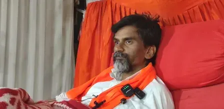 मराठा आरक्षण: मनोज जरांगे की चेतावनी — 'सरकार को घुटनों पर लाएंगे', आत्महत्या न करने की अपील