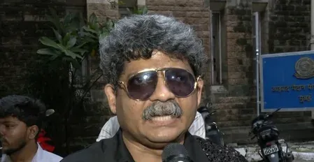 मनोज जरांगे के मुंबई प्रदर्शन पर रोक की मांग, वकील गुणरत्न सदावर्ते ने आजाद मैदान थाने में दी शिकायत