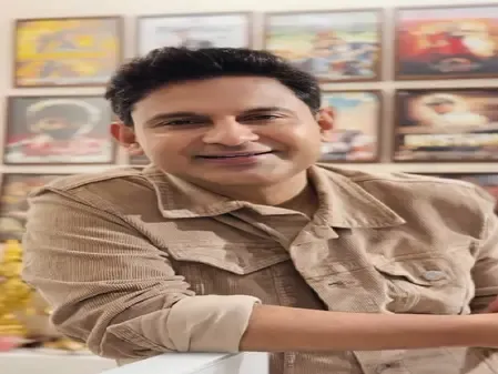 गीतकार मनोज मुंतशिर ने 'चिरैया' को दिया 'हाइली रिकमंडेड', कहा- शादी लाइसेंस नहीं है