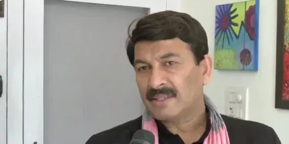 मनोज तिवारी ने महिलाओं को नारी शक्ति वंदन अधिनियम के लाभों के बारे में बताया