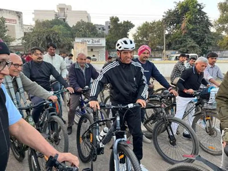 Mansukh Mandaviya Champions 'Fit India Sundays on Cycle' in Porbandar