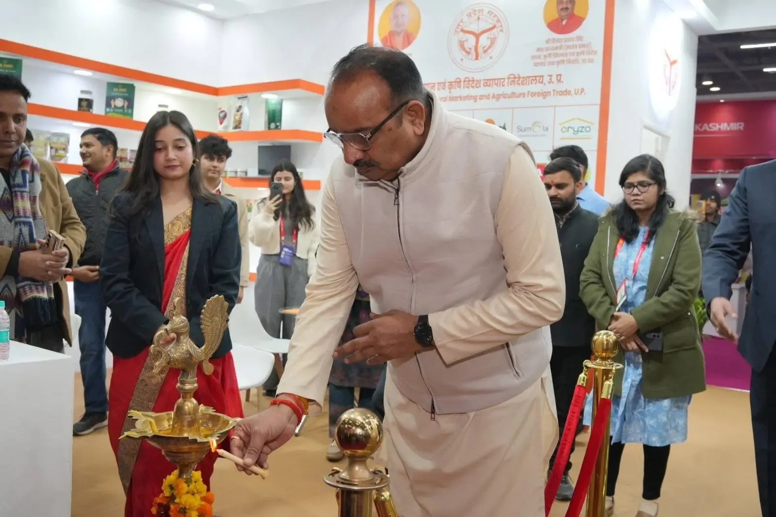 क्या मंत्री दिनेश प्रताप सिंह ने इंडस फूड-2026 में उत्तर प्रदेश पवेलियन का उद्घाटन किया?