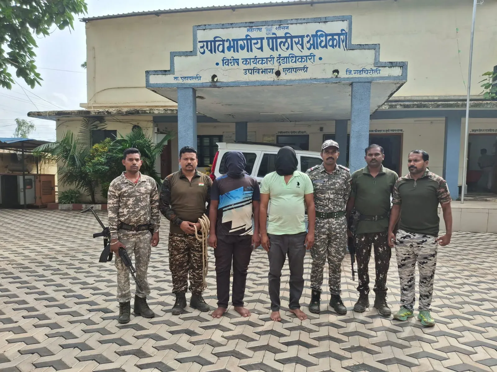 गढ़चिरौली पुलिस ने दो फर्जी माओवादियों को गिरफ्तार किया, बैनर-पर्चे लगाकर फैला रहे थे दहशत