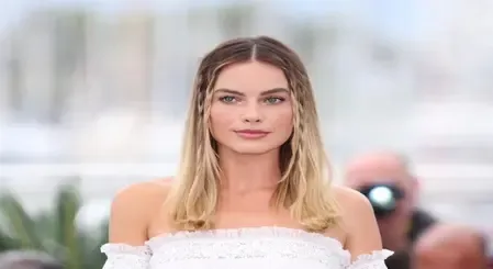 How Did Margot Robbie’s Skin Inspire ‘Wuthering Heights’ Set Design?