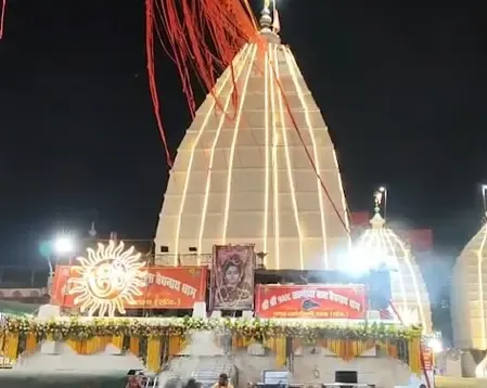 How did devotees celebrate Mahashivratri across the country?