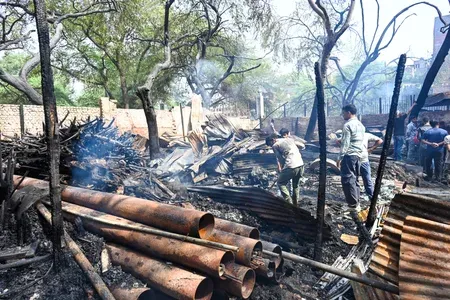 Delhi fire destroys 30 huts near Takia Kale Khan, 12 evacuated safely
