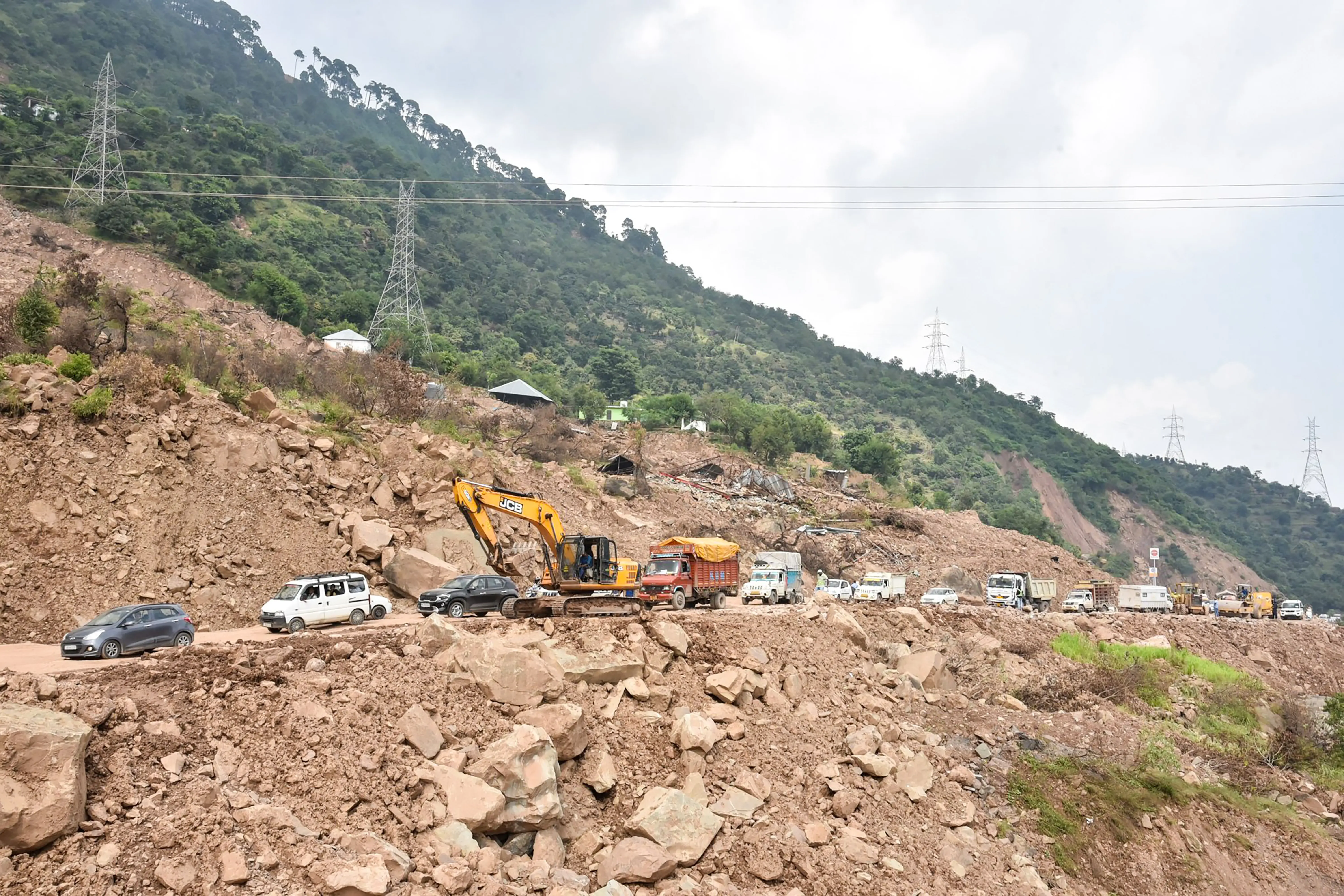Severe Landslide Blocks J&K’s Ramban District, Halting Srinagar-Jammu NH-44