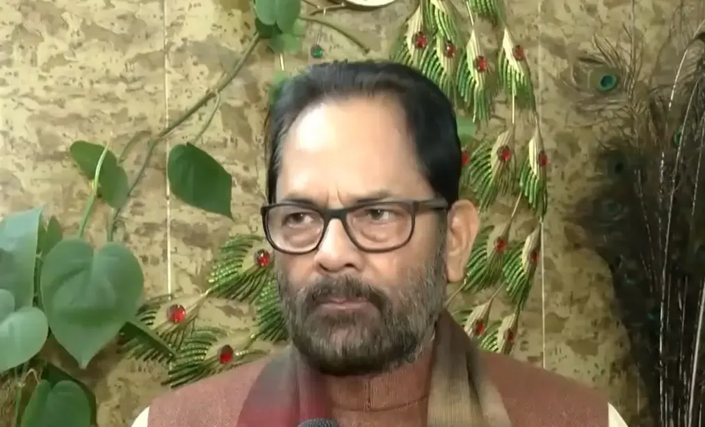 क्या मतदाता सूची के पुनरीक्षण का विरोध करने वालों के पास कोई मुद्दा नहीं बचा?