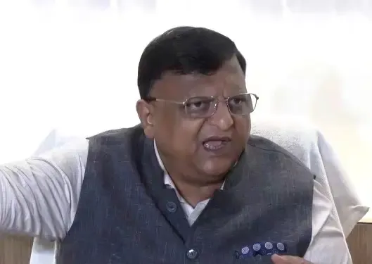 पश्चिम बंगाल मतगणना: सीईओ मनोज कुमार अग्रवाल बोले — 293 सीटों की गिनती सोमवार सुबह 8 बजे से, 533 पर्यवेक्षक तैनात