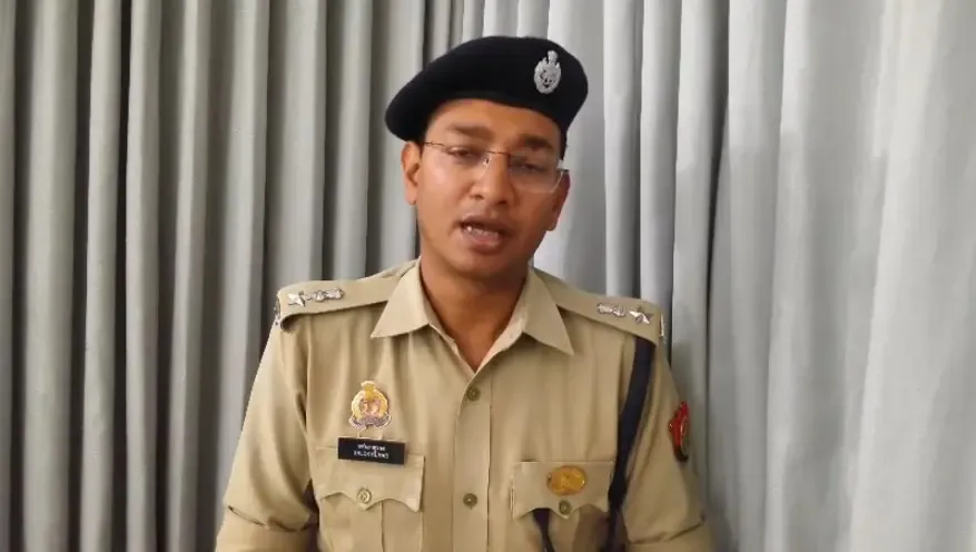 मथुरा में सड़क दुर्घटना के बाद फैली अफवाहों पर बवाल, 13 गिरफ्तार