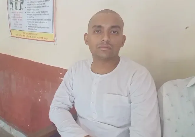 मथुरा में फर्जी साधु गिरफ्तार: IIT रुड़की पासआउट इंजीनियर ऑनलाइन प्रवचन की आड़ में करता था युवतियों का शोषण