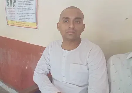 मथुरा में फर्जी साधु गिरफ्तार, ऑनलाइन प्रवचन के जरिए युवतियों को फंसाकर करता था शोषण