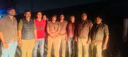 मथुरा में पुलिस की कार्रवाई: बदमाश गिरफ्तार, मुठभेड़ में घायल