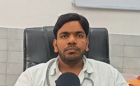 मऊ में पुलिस मुठभेड़: इनामी गोतस्कर ढेला राम के पैर में गोली, जिला अस्पताल में भर्ती