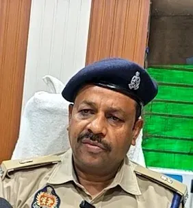 मऊ में दो सगी नाबालिग बहनों से दुष्कर्म, बड़ी बहन ने की आत्महत्या; एक आरोपी गिरफ्तार