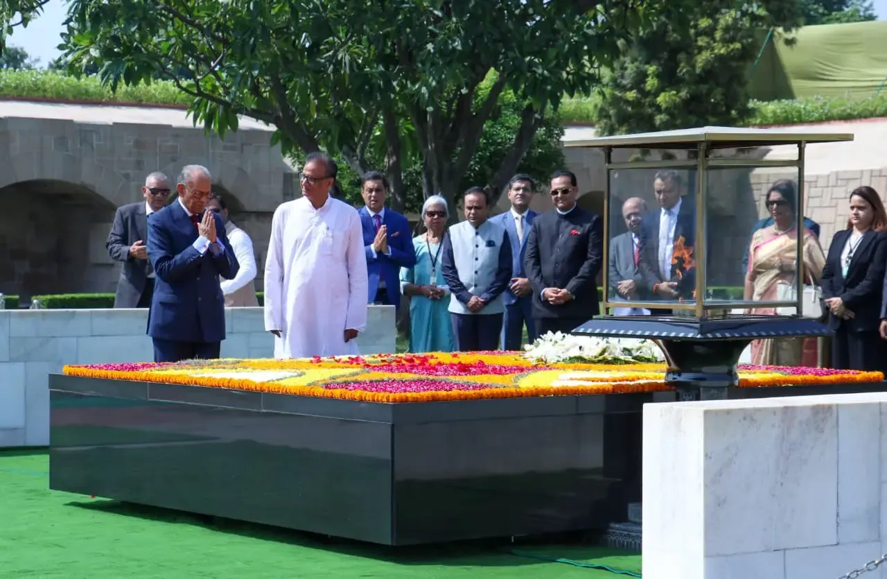 Did Mauritius PM Ramgoolam Honor Mahatma Gandhi and Atal Bihari Vajpayee?