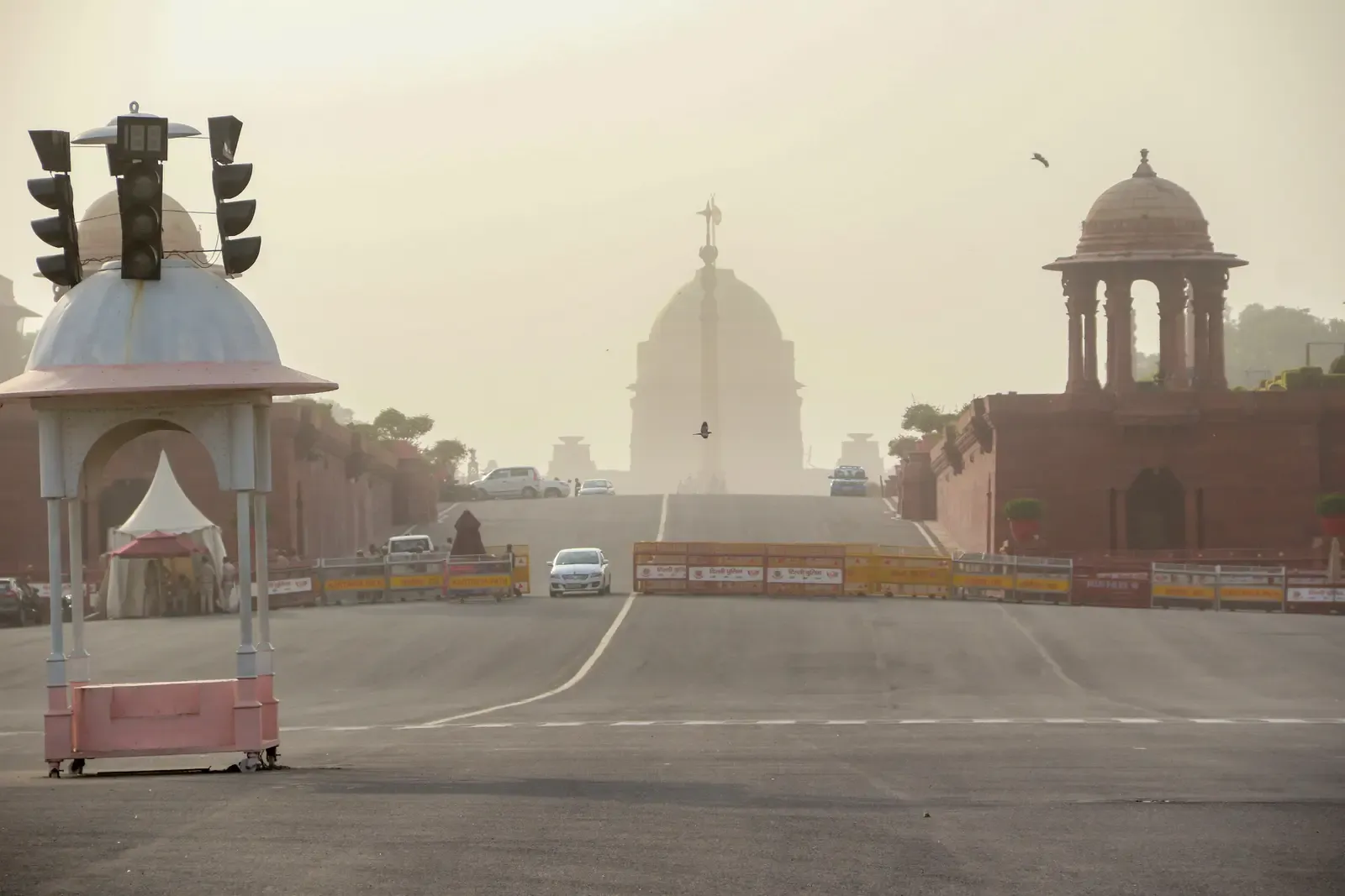 दिल्ली-NCR मौसम पूर्वानुमान: 24 अक्टूबर तक 34°C तक पहुँचेगा पारा, रात में हल्की ठंड और AQI में सुधार