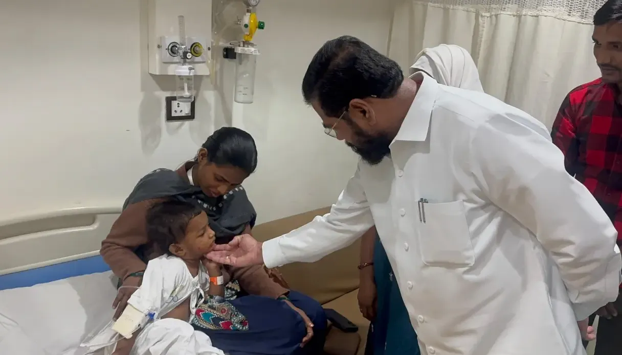 क्या दो साल का हमदान मौत के मुंह से लौट आया? एकनाथ शिंदे ने अस्पताल जाकर की मुलाकात