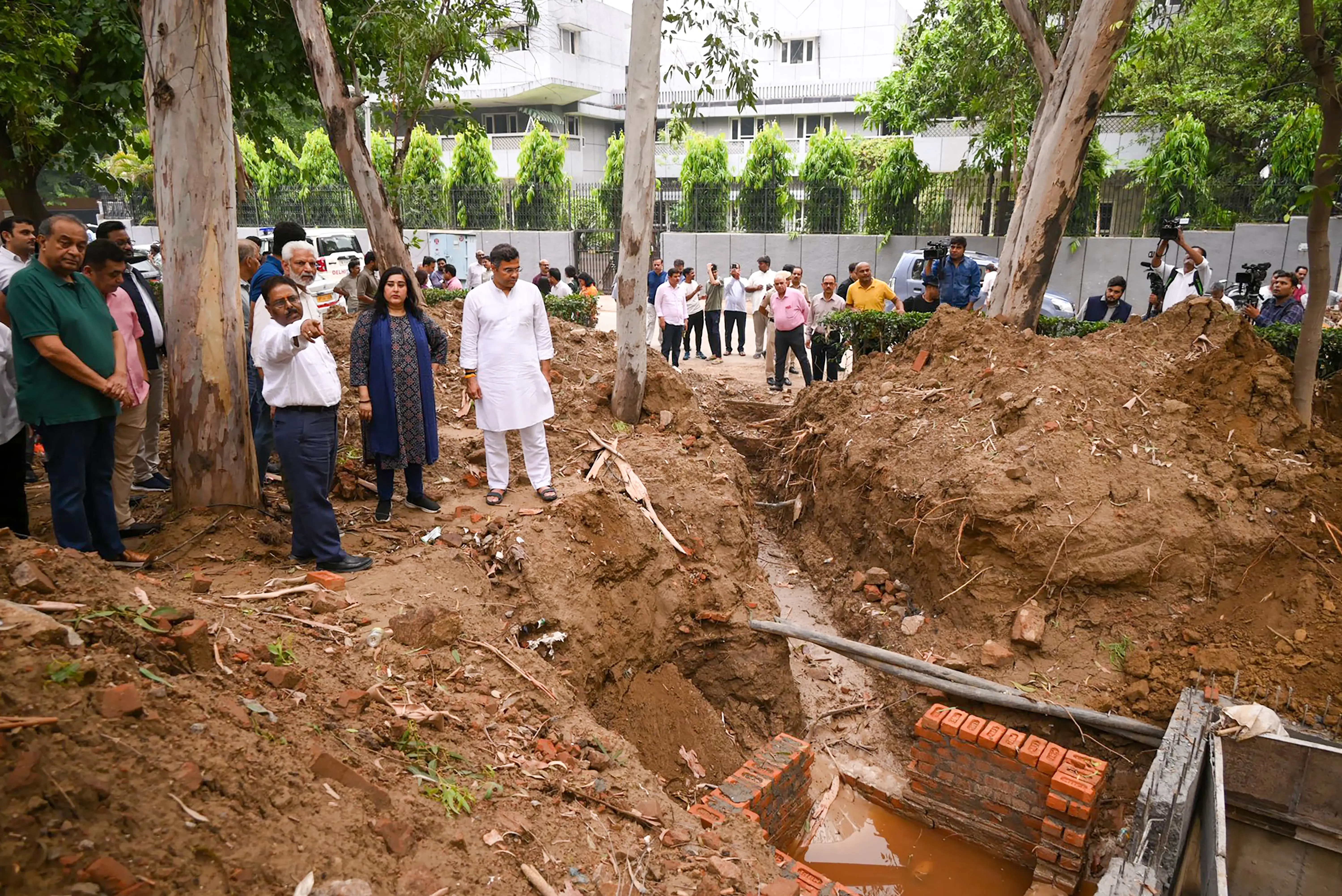 Will All Rainwater Drains in Delhi Be Desilted by May 30?