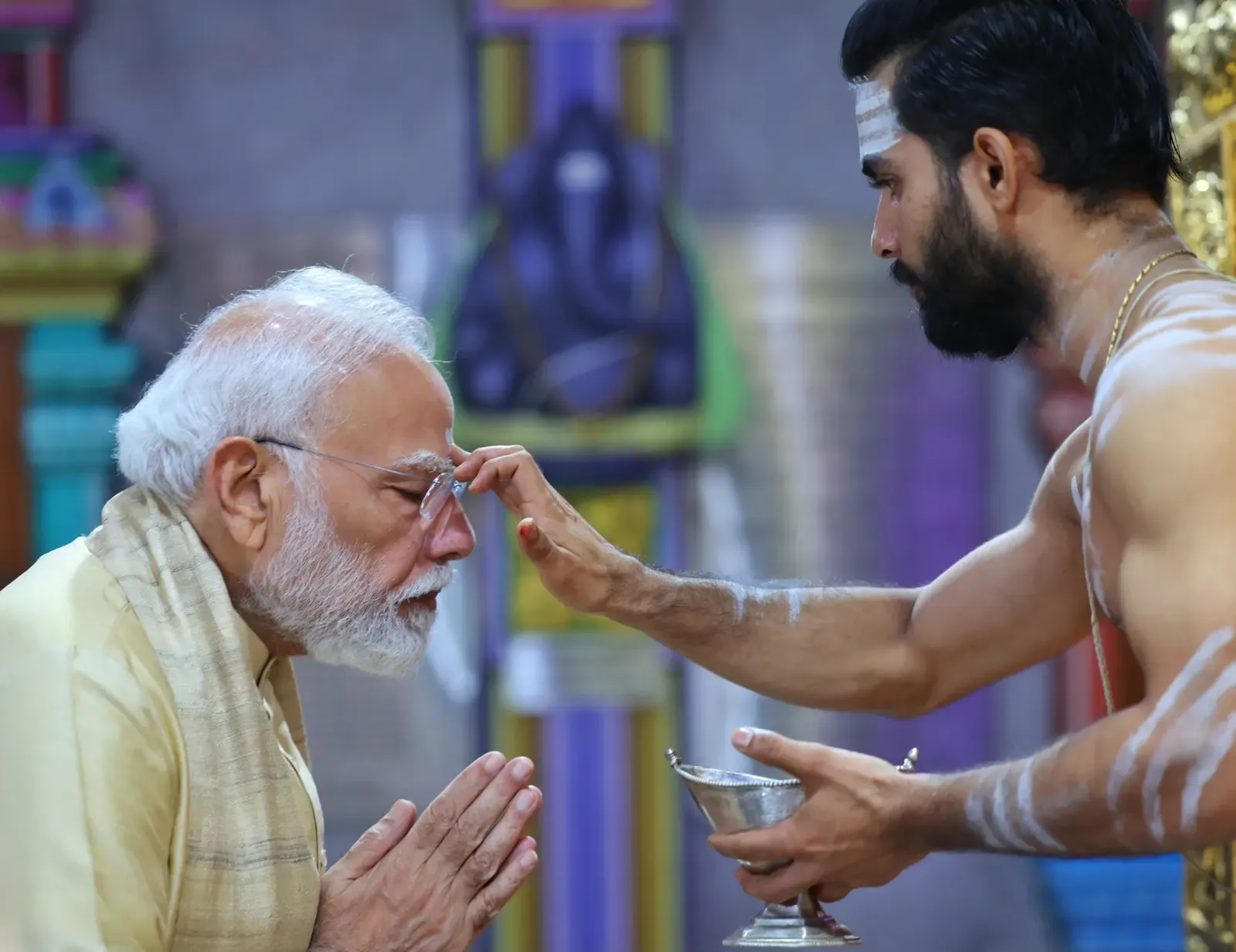 PM Modi offers prayers at Delhi's Vinayak Mandir on 25 years in public office