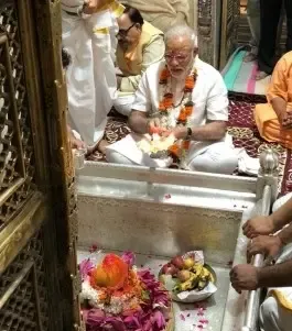 How does PM Modi wish prosperity for Bharatvarsh this Mahashivratri?