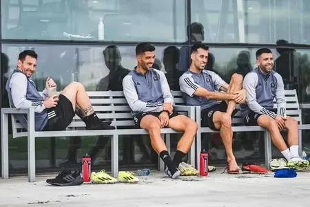Can Messi Ensure a Trophy Farewell for Jordi Alba and Sergio Busquets?