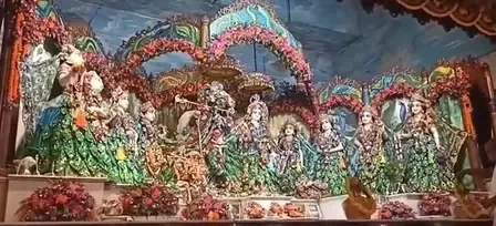 मायापुर इस्कॉन मंदिर में जन्माष्टमी का भव्य उत्सव, भक्तों ने लगाया भगवान कृष्ण के नाम का जयकारा 