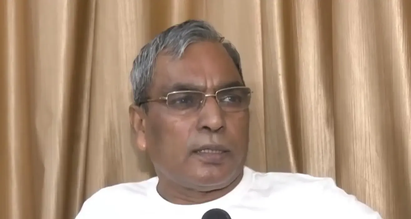 मायावती 'ब्रह्मास्त्र' हैं, सपा उनसे दूर रहे — ओमप्रकाश राजभर का अखिलेश पर तीखा हमला
